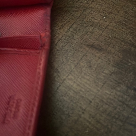Prada Saffiano Wallet (with COA) - Picture 10 of 15